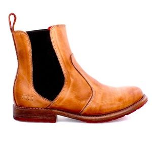 Bedstu Nandi Chelsea boots size 8.